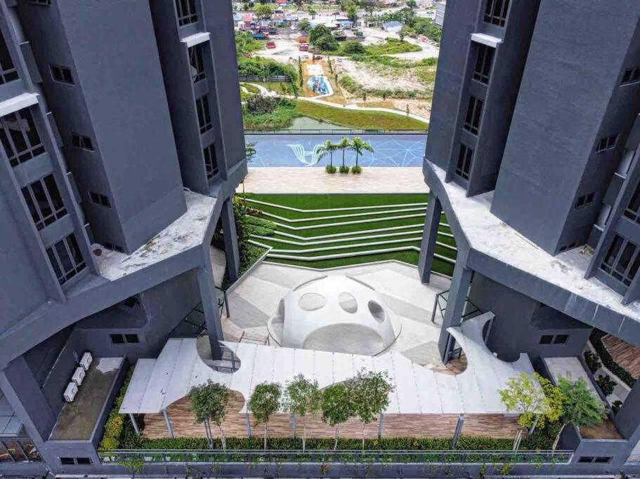 Cozy Aera Residence / Free Wi-Fi Netflix / Sunway Petaling Jaya Exterior photo