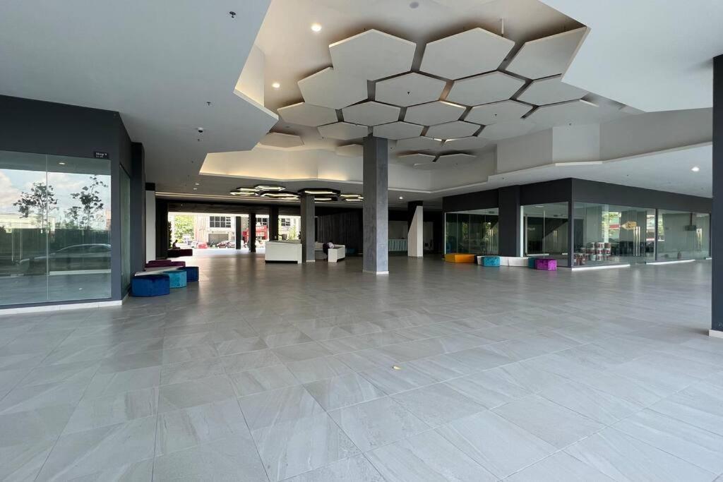 Cozy Aera Residence / Free Wi-Fi Netflix / Sunway Petaling Jaya Exterior photo