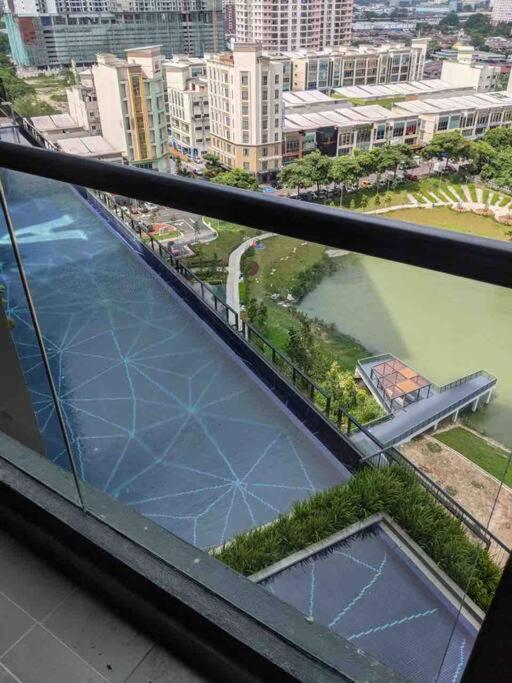 Cozy Aera Residence / Free Wi-Fi Netflix / Sunway Petaling Jaya Exterior photo